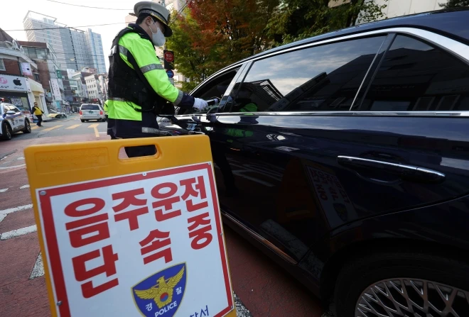 ‘입 헹굼물’ 안주고 음주 측정한 경찰…대법 “유죄 증거 못써”